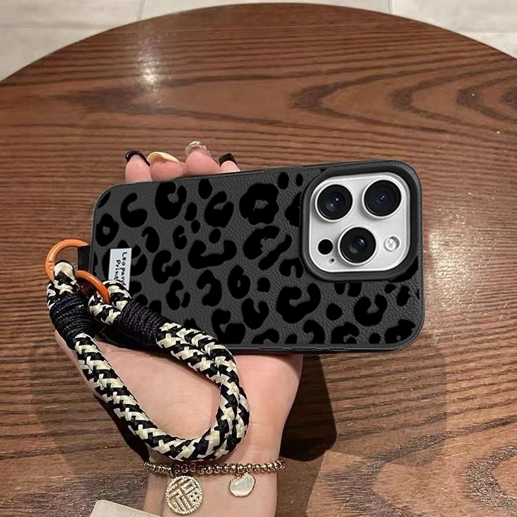 Leopardenmuster mit Trageband  – Realme Note 50 Bewertung und Preis